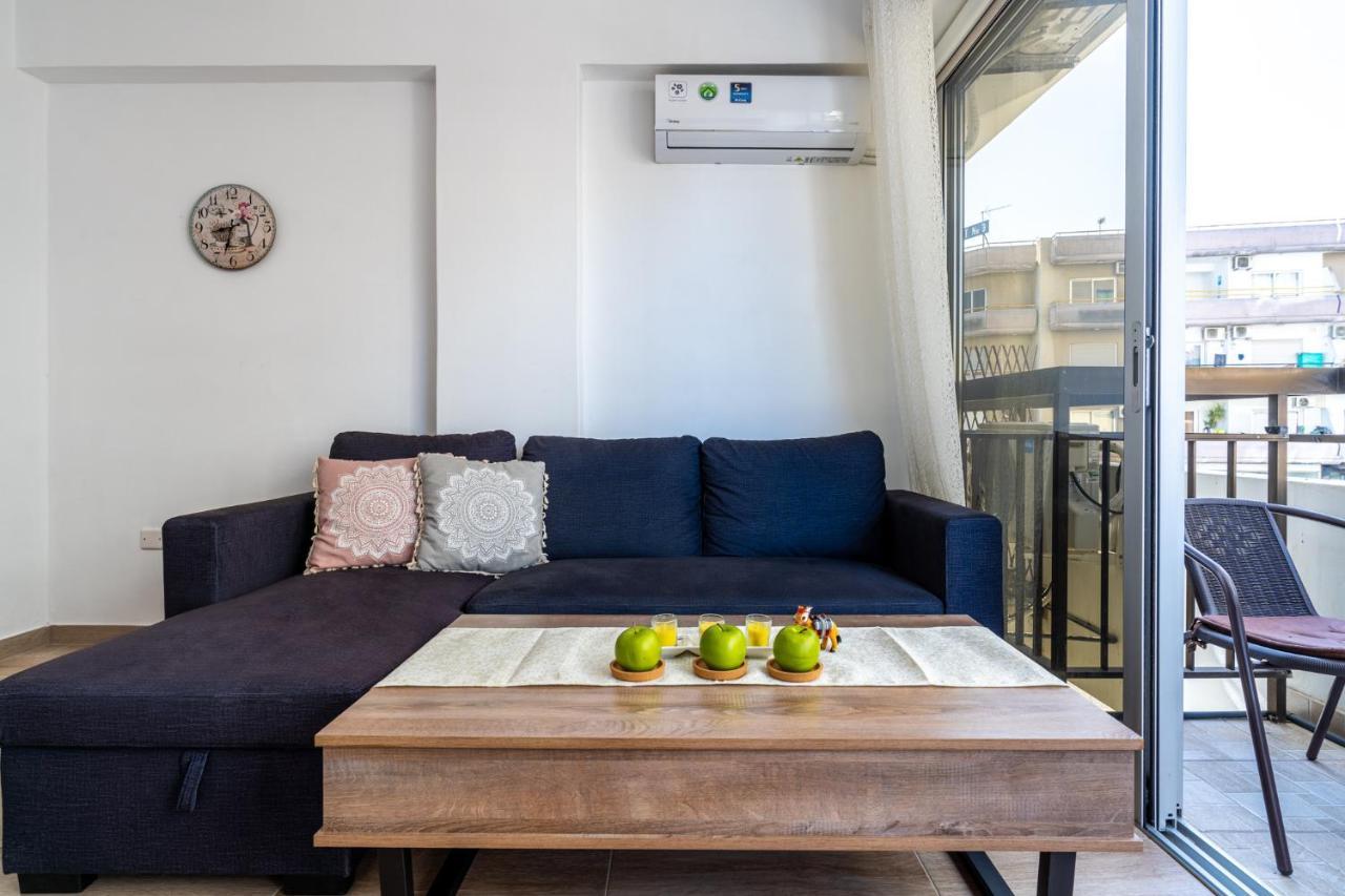 Berries 1-Br Apt In Larnaca Exteriör bild